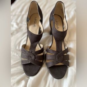 Life Stride Caramel Stonegrey pumps size 10